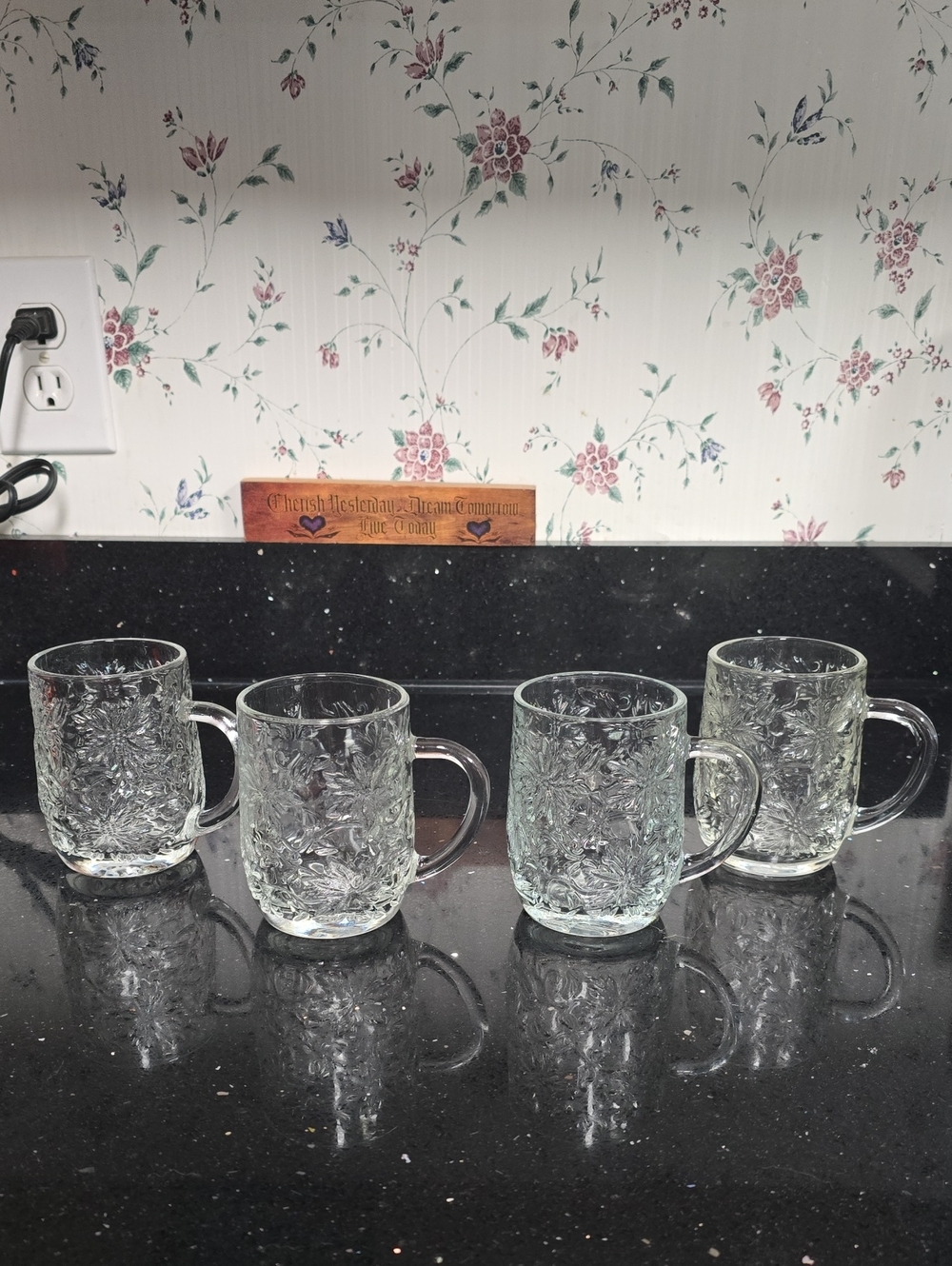 Like New. Prince House Fantasia Coffee Mugs - Set of 4